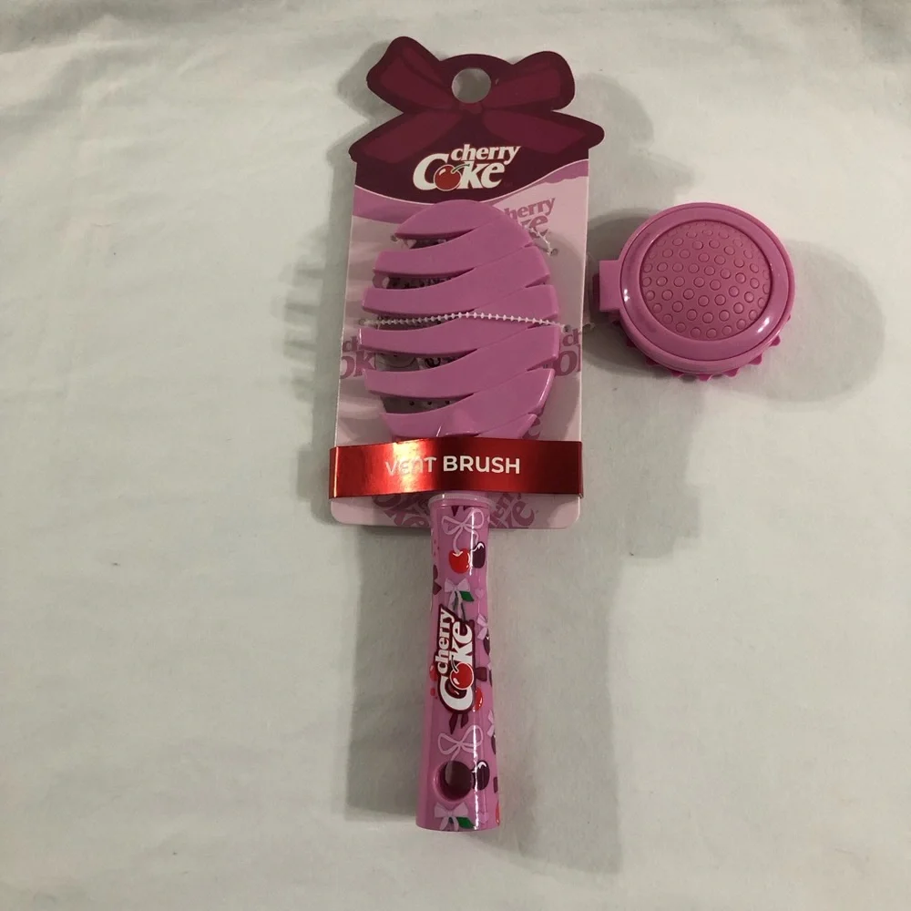 Bundle Cherry Coke vent brush / foldable Brush & Mirror Set pink.